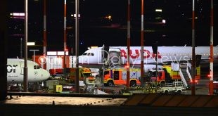 الاشتباه في احتجاز طفل كرهائن على المدرج يوقف حركة الطيران بمطار هامبورج
