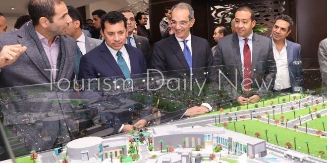 وزيرا الاتصالات والشباب يتفقدان Club One أول الأندية الرياضية الذكية بمصر