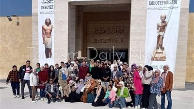 سقارة تشهد تجمع أعداداً كبيرة من الزائرين لمشاهدة القطع الأثرية المعروضة
