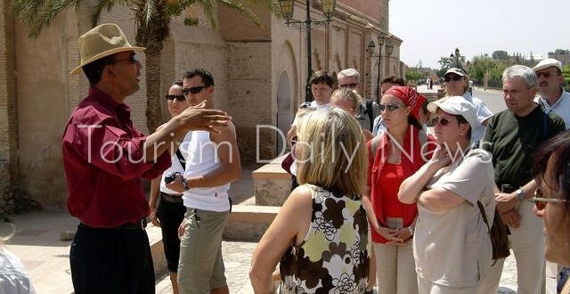 السياحة تكشف للمرشدين عن 14 خدمة جديدة وتحدد الإيقاف المؤقت