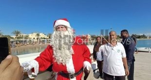 كون هالرت يصل الغردقة لتجسيد شخصية بابا نويل خلال الكريسمساس ورأس السنة