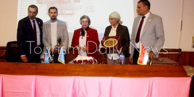 حوار مع طلبة فنادق إسماعيلية حول التنمية السياحية بين صانع القرار والمجتمع