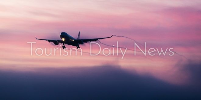 اضطرابات شديدة ومطبات جوية تتسبب في إصابات بطائرة طيران الإمارات