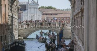 مدينة البندقية تحظر مكبرات الصوت والمجموعات السياحية أكثر من 25 شخصًا