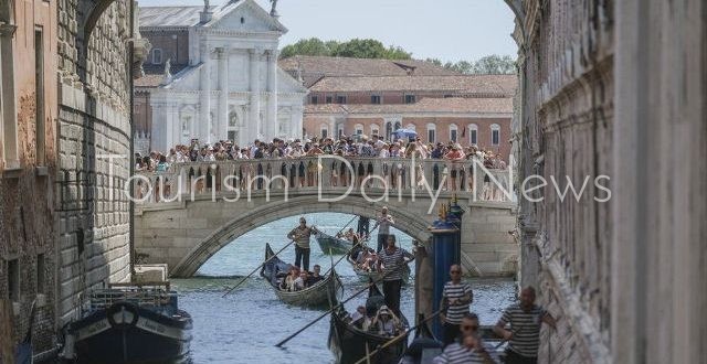 مدينة البندقية تحظر مكبرات الصوت والمجموعات السياحية أكثر من 25 شخصًا