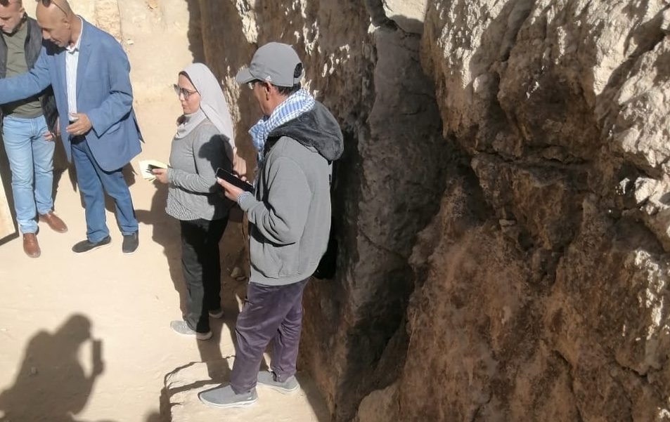 لجنة من إدارة الأزمات في منطقة أهرامات الجيزة للحد من مخاطر السيول