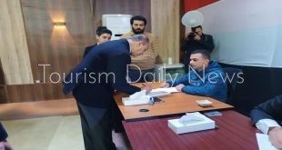 وزير الطيران المدني يدلي بصوته في الانتخابات الرئاسية بمطار القاهرة