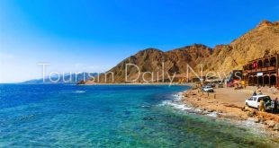 قناة القاهرة الإخبارية تنقل سماع دوي انفجارات في سماء مدينة دهب