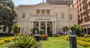 عيسى يكشف خطة تحويل مباني الوزارات إلى فنادق