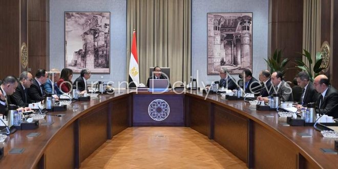رئيس الوزراء يتابع موقف تخصيص الأراضي لإقامة مشروعات الهيدروجين الأخضر