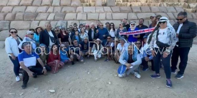 بدء دراسة وتوثيق وإعادة تركيب الكساء الخارجي لهرم منكاورع بأهرامات الجيزة