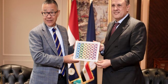 مصر تبحث زيادة الحركة السياحية من فنزويلا وتعزيز التعاون في العمل الأثري