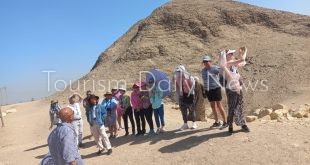 هوارة تستقبل أفواجاً سياحية من أوروبا والأرجنتين والصين لزيارة هرم هوارة