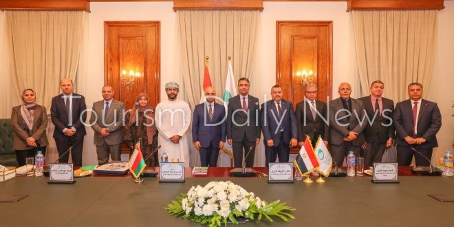 البريد المصري يوقع اتفاقية تعاون مع عُمان لتبادل الخبرات وتطوير الخدمات