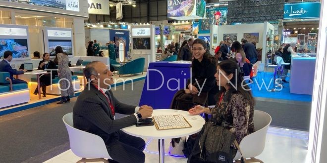 مصر للطيران تواصل اجتماعاتها في المعرض السياحى الدولى FITUR 2024