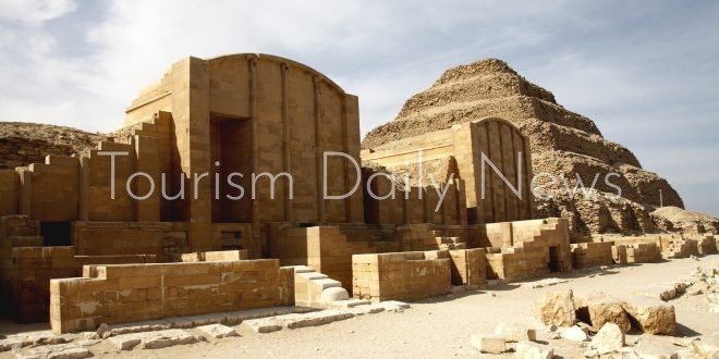 مومياء ملونة وتمثال لإله الصمت .. مصر تعلن اكتشافات آثرية جديدة