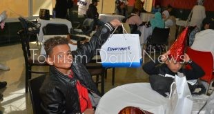 مصر للطيران تنظم جولة تعريفية لمجموعة من أطفال مستشفي 57357