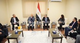 رئيس البنك الإسلامي للتنمية يزور محطة كهرباء غرب القاهرة