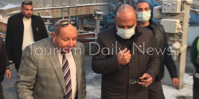 وزير قطاع الأعمال العام يتفقد شركة النصر للملاحات بالإسكندرية