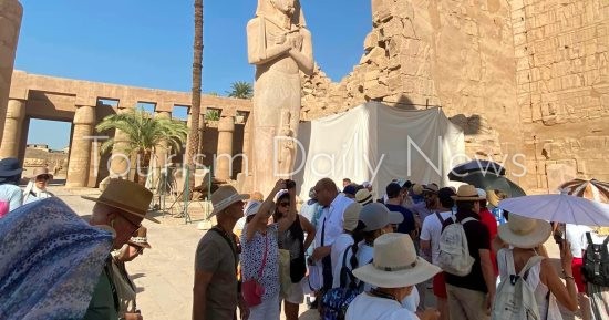 لجان تفتيش السياحة بالمحافظات تضبط 72 كيانًا غير مرخصاً يبيع الرحلات والحج