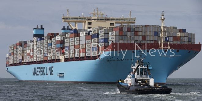 ميرسك : البحرية الأمريكية أبلغتنا بعدم ضمان سلامة الملاحة في البحر الأحمر