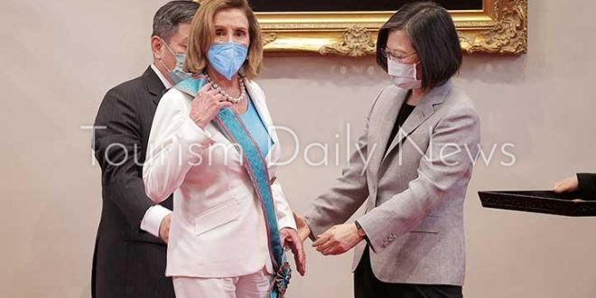 نانسي بيلوسي في تايوان