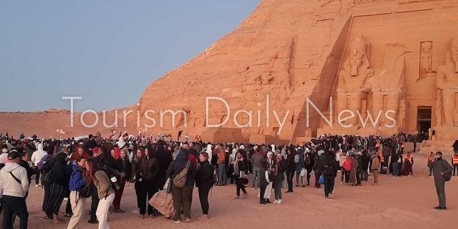 4100 سائح أجنبى شاهدوا تعامد الشمس على وجه رمسيس الثاني والعالم السفلى