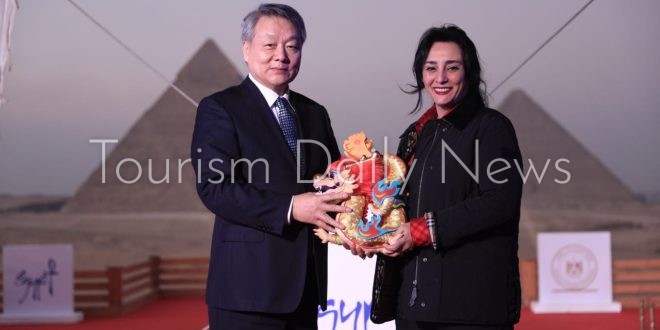 الصين تحتفل بعيد الربيع بالأهرام وغادة شلبي تتحدث عن محفزات لتشجيع السياحة