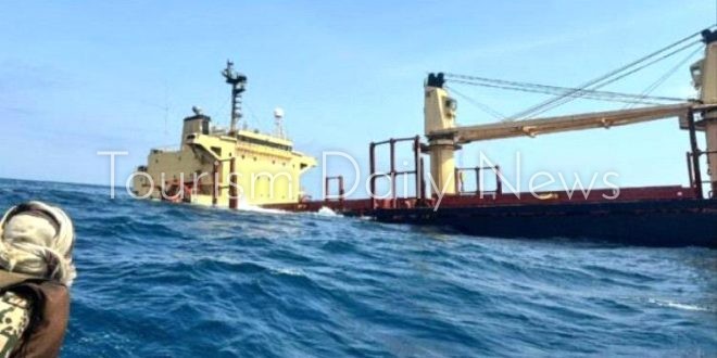 كارثة بيئية في البحر الأحمر بعد غرق السفينة البريطانية و20 ألف طن أسمدة