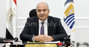 اللواء أشرف الداودى محافظ قنا