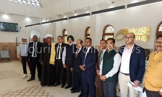 سفير الهند بالقاهرة يزور مكتب بريد فارس بأسوان ويشيد بتطور البنية التحتية