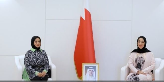 فاطمة بنت جعفر الصيرفي تستقبل الفائزة بجائزة الإعلام السياحي