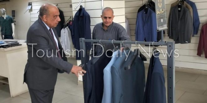 عصمت يزور فروع عمر أفندي بميدان الحجاز لبحث الاستغلال الأمثل لأصولها