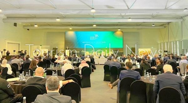 قمة العرب للطيران تطالب بالاستثمار في التكنولوجيا والعمالة الماهرة