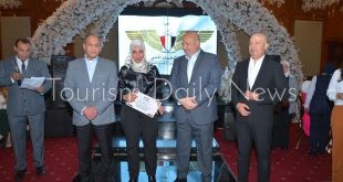 وزير الطيران يشيد بعمال مصر للطيران وإيركايرو خلال حفل الإفطار الرمضاني