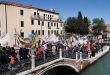 فرض رسوم على السياح يثير احتجاجات بمدينة فينسيا الإيطالية