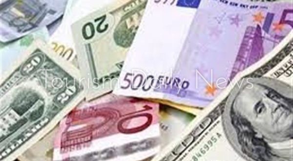 التحفظ على أموال 20 موظفاً إحدى شركات الطيران لاتهامهم باختلاس العملات