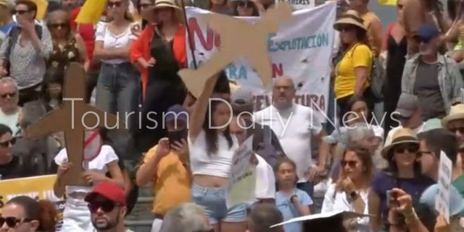 تحت شعار جزر لها حدود.. احتجاجات بالكناري لتقنين أعداد السياح وعودة الحياة