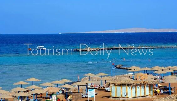 اجراءات لمواجهة القرش .. فربق المحميات الطبيعية يتفقد شواطيء الغردقة