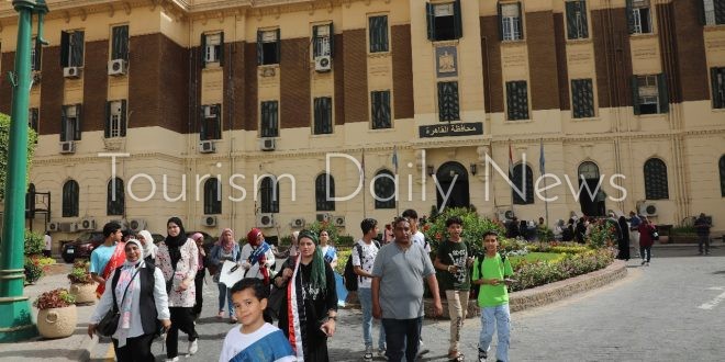 120 من ذوي الاحتياجات وحفظة القرآن في زيارة لمتحف البريد ومجمع الاديان