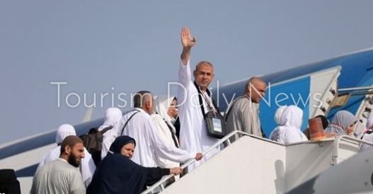 أول أفواج حجاج الجمعيات الأهلية يغادر القاهرة إلي الأراضي المقدسة