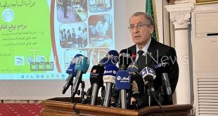 وزير السياحة والصناعة التقليدية الجزائري مختار ديدوش