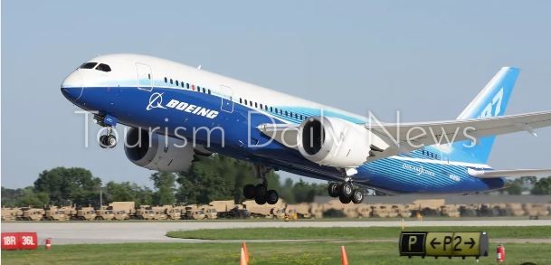 طائرة أميركية بوينج 737 تتعرض لحادث على مدرج مطار دالاس