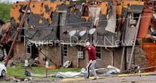 مصرع وإصابة العشرات في إعصار قوي اجتاح ولاية أيوا الأمريكية