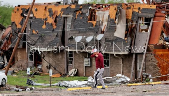 مصرع وإصابة العشرات في إعصار قوي اجتاح ولاية أيوا الأمريكية