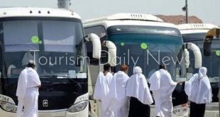 السياحة تحظر ارتداء سائقى أتوبيسات الحجاج ملابس الإحرام أو تأدية الفريضة