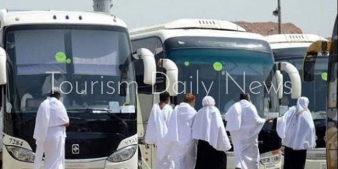 السياحة تحظر ارتداء سائقى أتوبيسات الحجاج ملابس الإحرام أو تأدية الفريضة