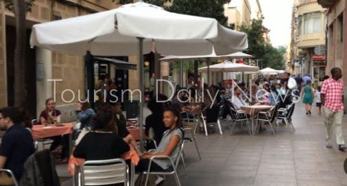 السياحة المفرطة تجبر برشلونة لوضع حد لتأجير الشقق السياحية