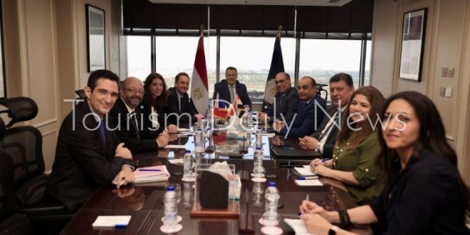 مصر تطالب منظمي رحلات فرنسا بتحريك الطلب لزيادة الحركة السياحية الوافدة