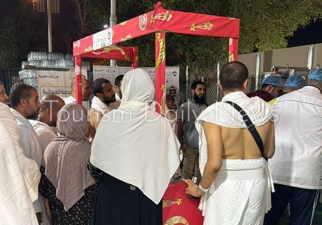 السياحة تتحدث عن نجاح تصعيد الحجاج لعرفات وتكشف خطة النفرة